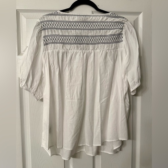 TORRID 00 XL 0X White Cotton Blouse Black Stitch Detail R $49 - Picture 7 of 11